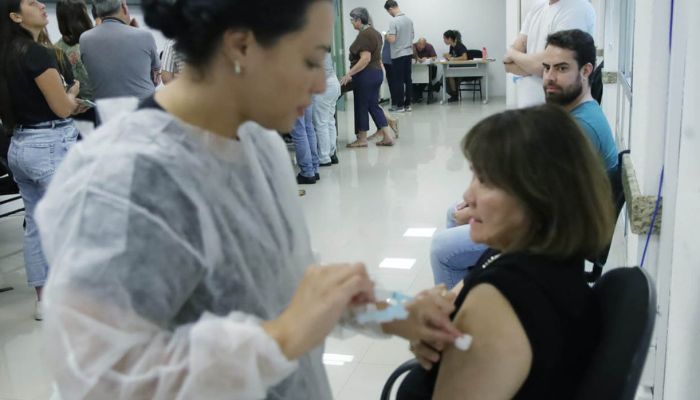 Foto: Alessandro Vieira/SESA Com aumento da vacinação no Paraná, casos e internações por síndromes gripais diminuem